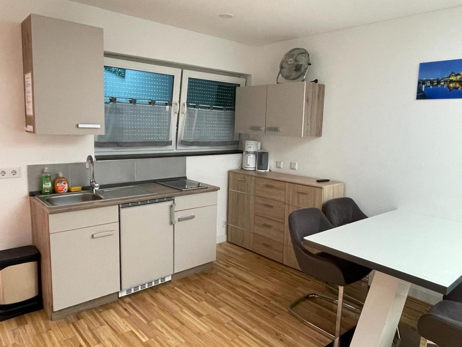 Bungalow Am Donaupark เรเกนส์บวร์ก ภายนอก รูปภาพ